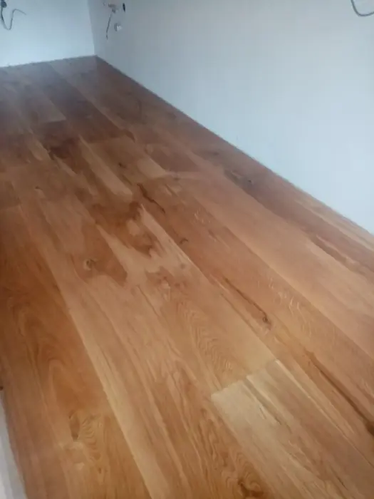 Masivní dřevěná podlaha