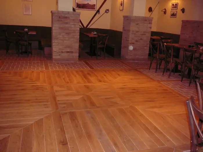 Podlaha v restauraci