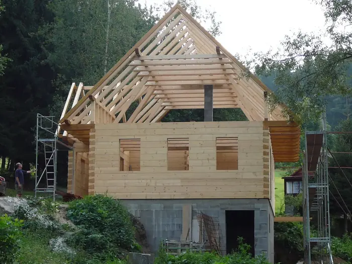Stavba roubenky – krov