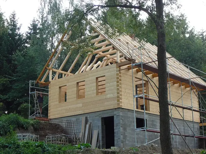 Stavba roubenky – krov