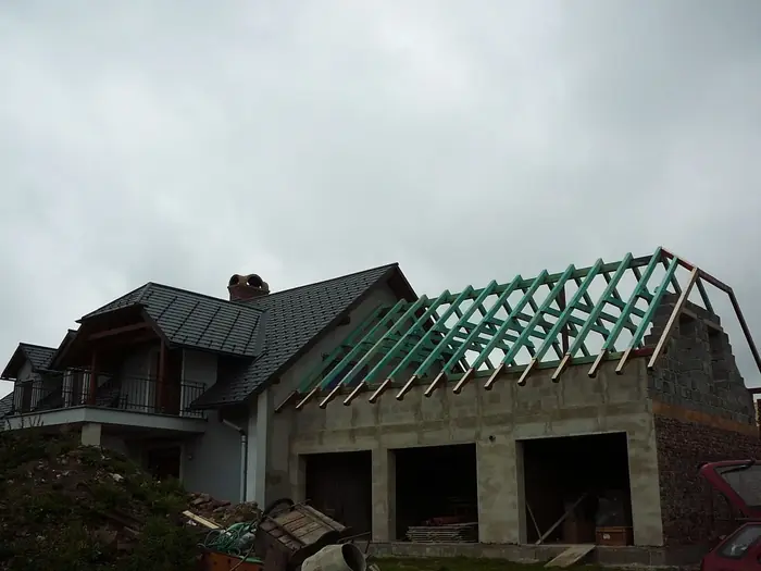 Krov přístavby