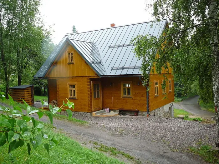 Roubenka u lesa